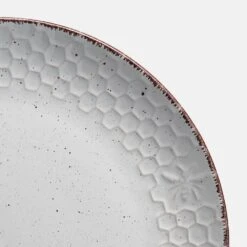 Bumble Bee White 16 Piece Dinnerware Set, Service For 4 14 Bumble Bee White 16 Piece Dinnerware Set, Service For 4 -Kitchen Supplies Shop 5274285 QuarterPlate silo